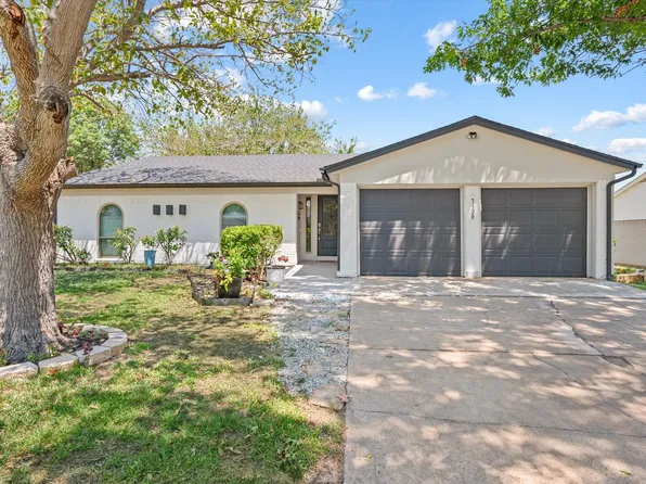 7520 Oak Ridge Dr, North Richland Hills, TX 76182