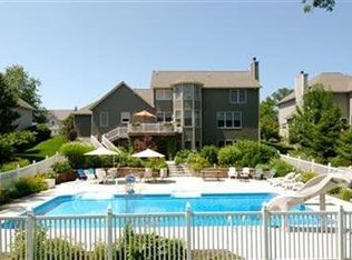 395 Highbanks Ct, Holland, MI 49424