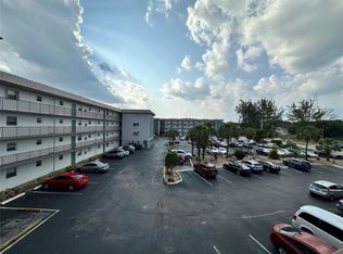 4311 Crystal Lake Dr APT 303, Pompano Beach, FL 33064