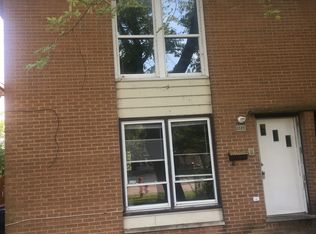 1325 Broadway Ave, North Chicago, IL