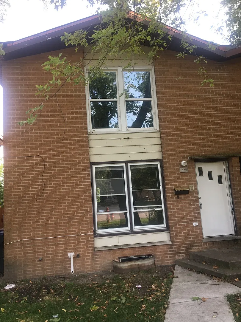 1325 Broadway Ave photo 1