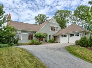 40 Buttonwood Ln, Ipswich, MA 01938