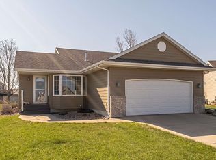 3617 Inwood Ct, Spirit Lake, IA 51360
