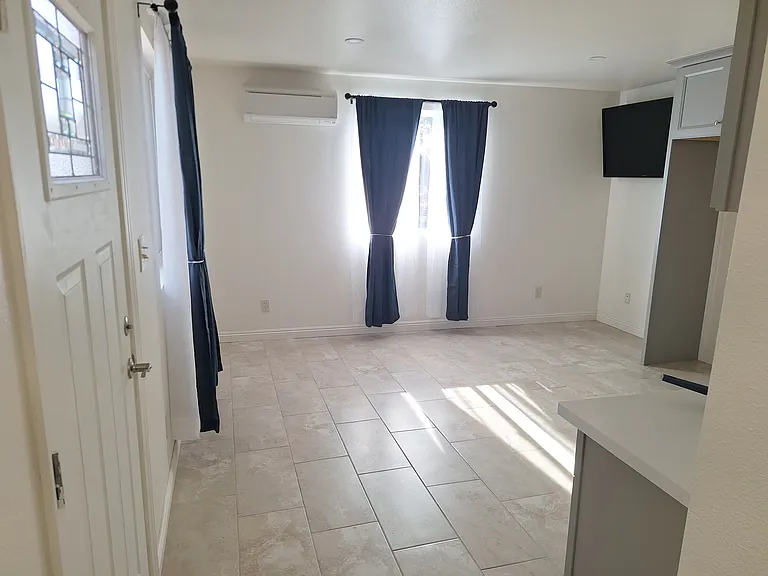 901 E Occidental St #2 — Photo 13