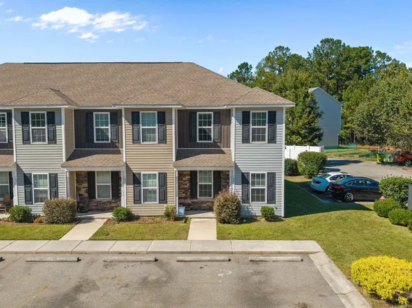 100 Meadow Way, Havelock, NC 28532