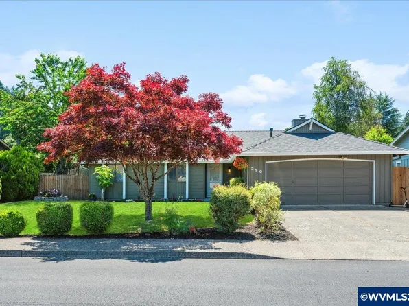 210 Silver Loop, Silverton, OR 97381