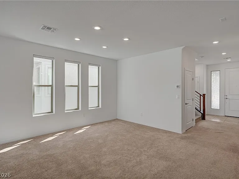630 Great River Ave — Photo 12
