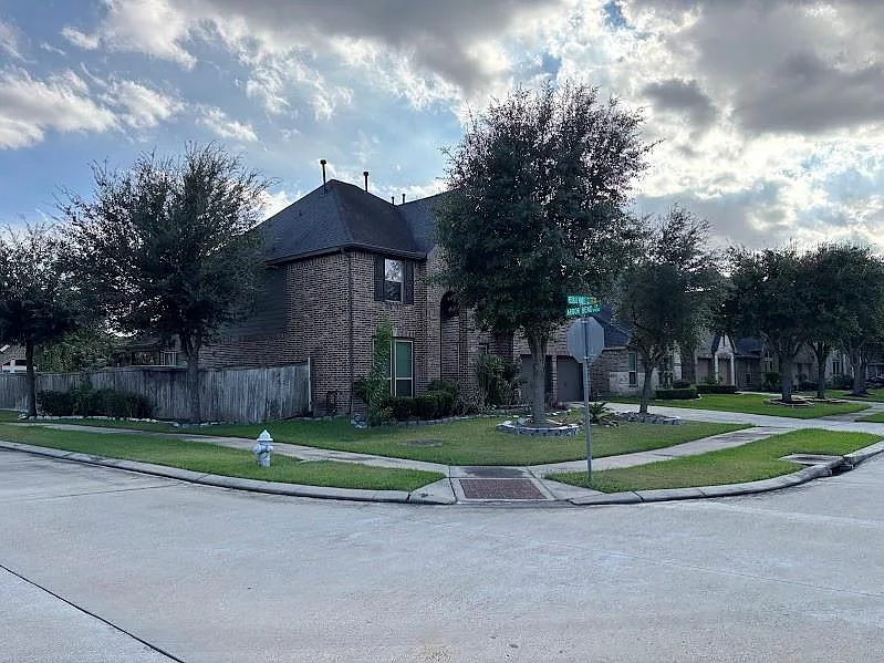 4 bed, 3.5 bath, 3151 sqft, $3,200 — Photo 3