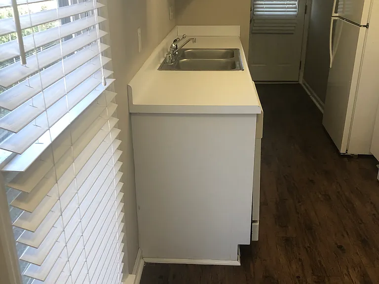 1079 Walnut St #B — Photo 14
