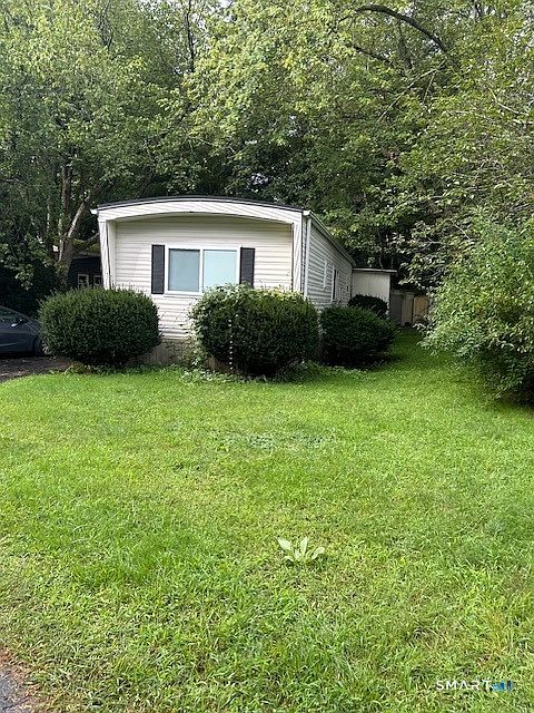 1st image of 6 Woodsedge Lane