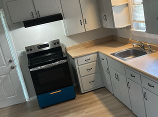 87 Pond St FLOOR 2, West Warwick, RI 02893