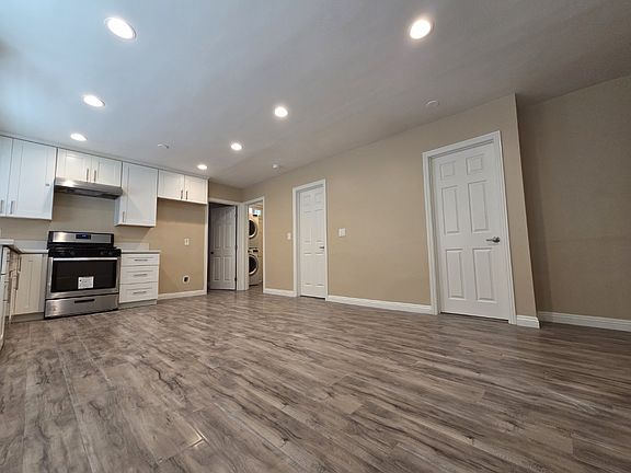 Living Room / Kitchen