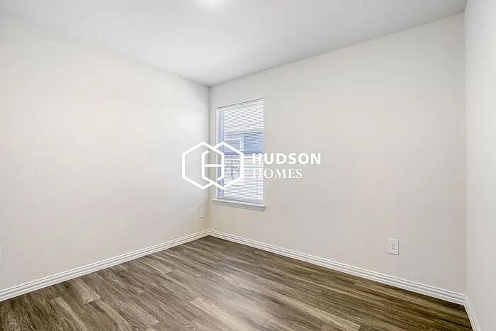 467 Bobbie St — Photo 9