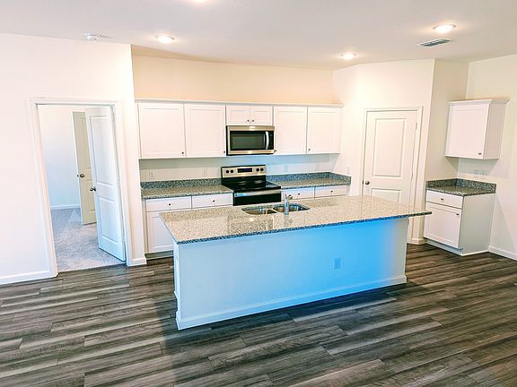 4th image of 2509 Silver Leaf Ln