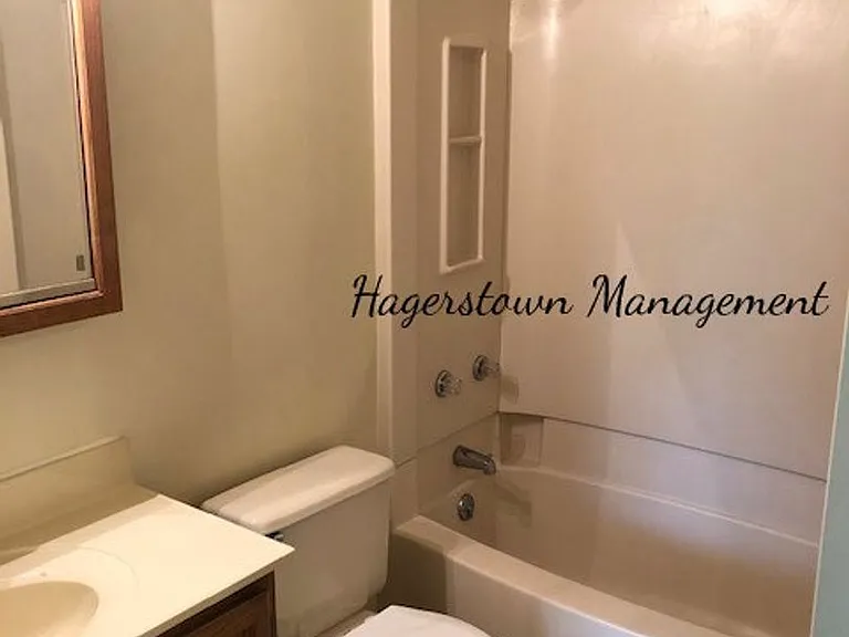 10817 Bower Ave — Photo 7