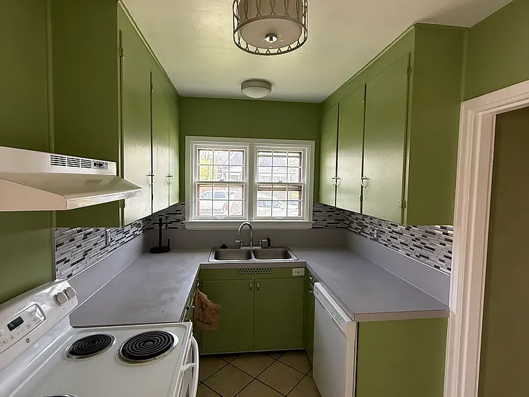 1402 W Lemp St — Photo 12