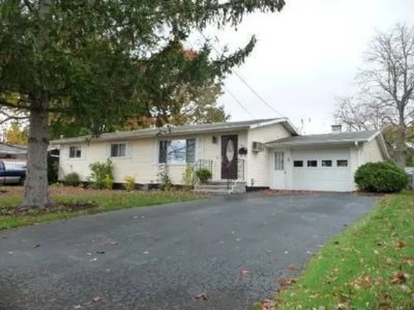 107 Grandy Dr, Liverpool, NY 13088