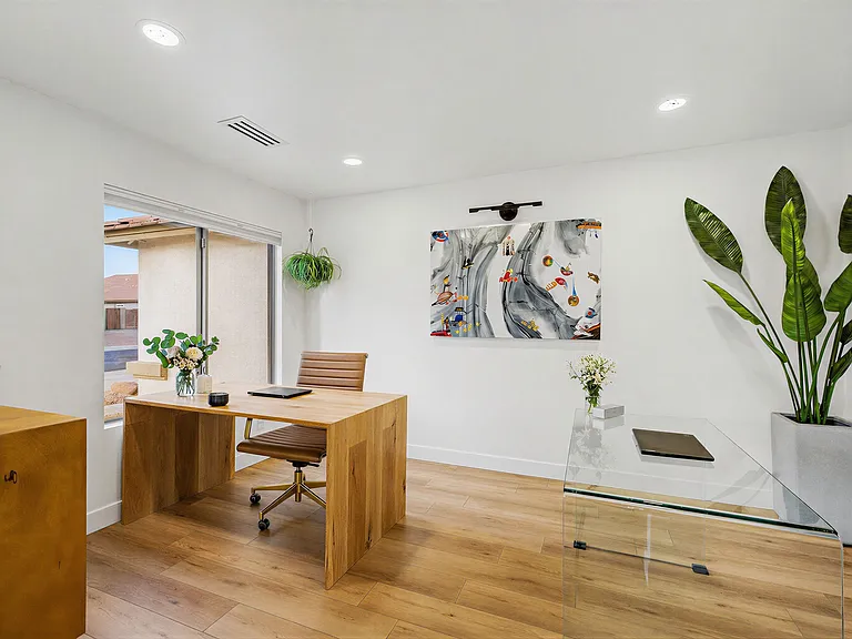1053 E Bart St — Photo 26