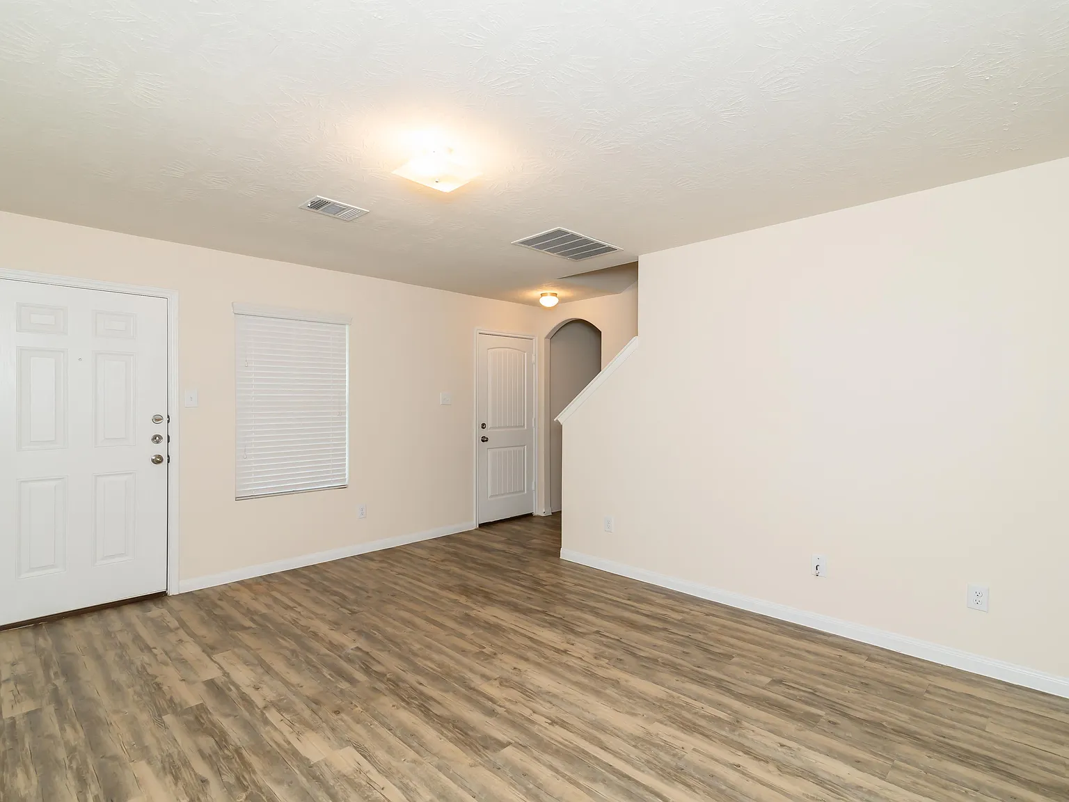 Almeda Trace — Photo 3