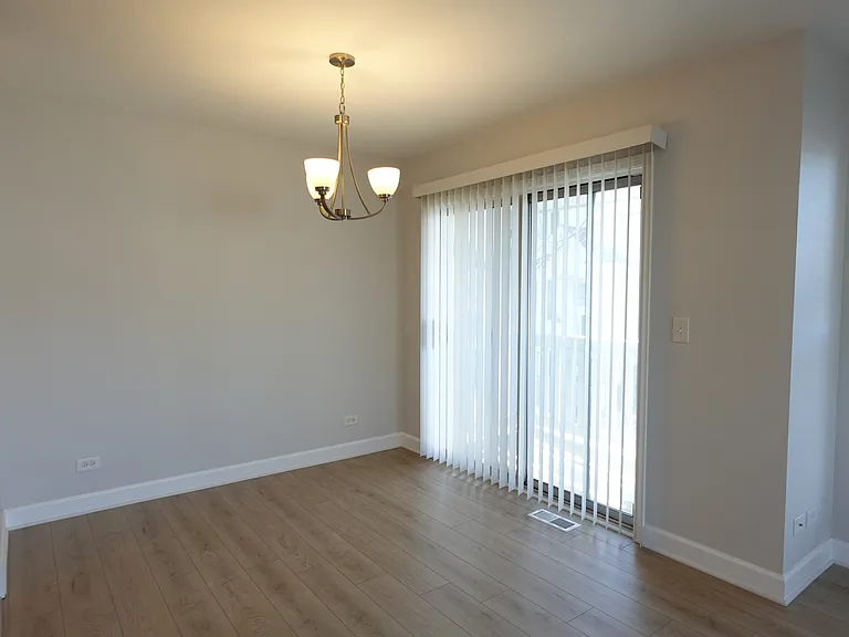 881 Essex Cir #881 — Photo 11