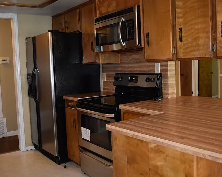 704 Kim Ave — Photo 10