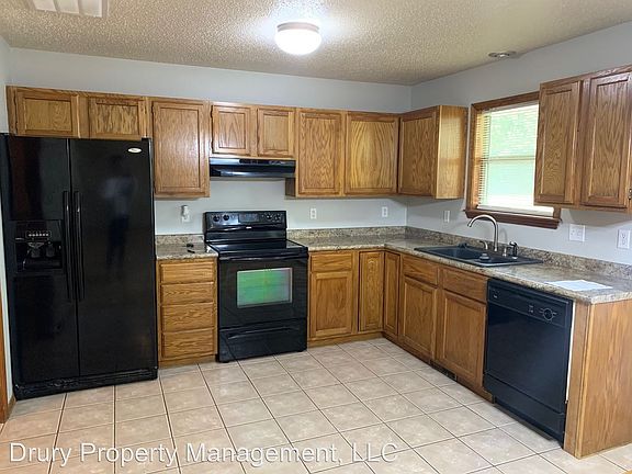 5th image of 511 E Ozark Jubilee Dr