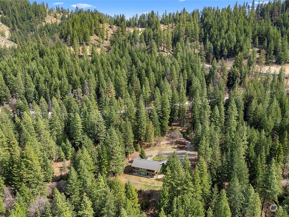 Privacy Exists Here, No Neighbors>