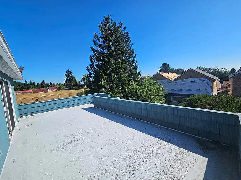13802 Military Rd S — Photo 6