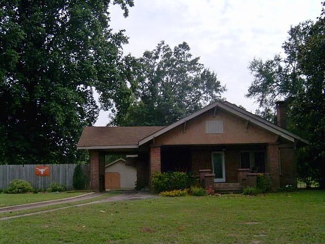 1st image of 804 E Main St