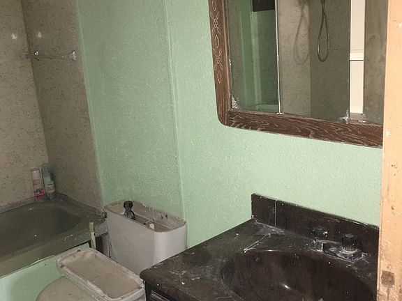 Restroom 