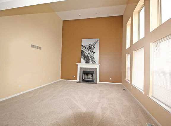 5th image of 23128 Newcastle Ct