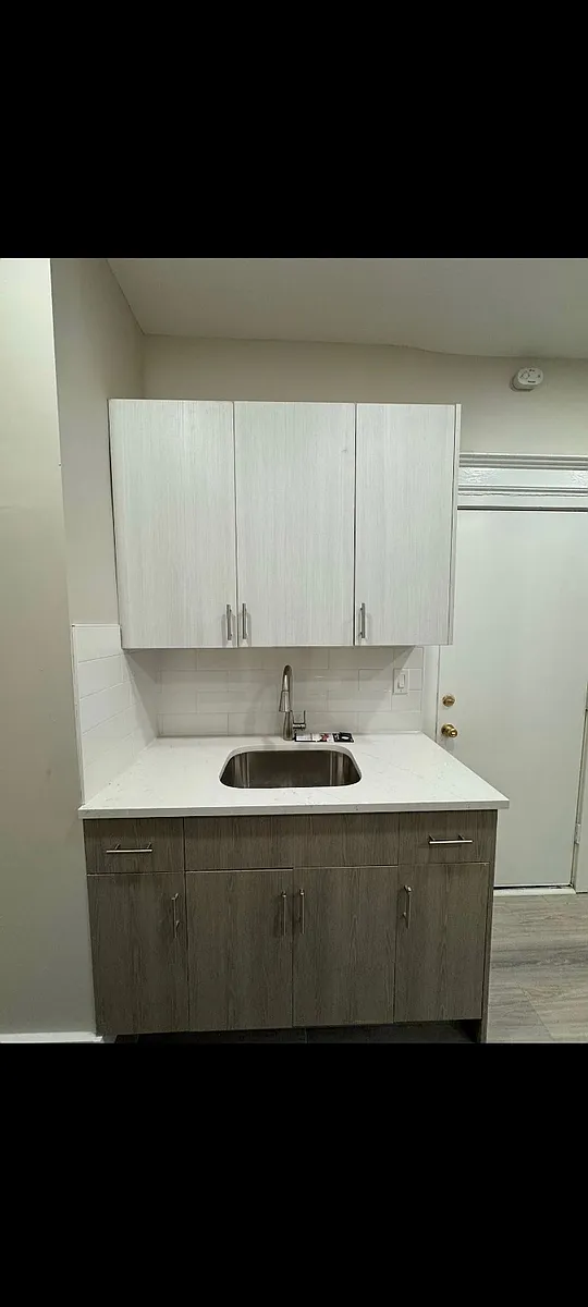 Building Photo - 86 Pulaski St #11