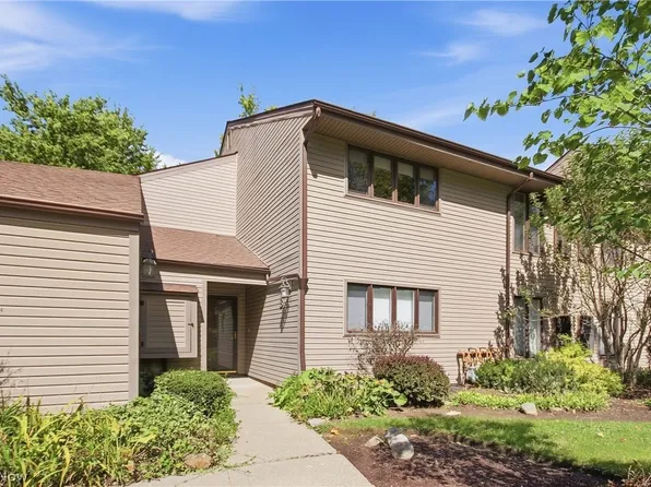 16575 Wren Rd #3A, Chagrin Falls, OH 44023