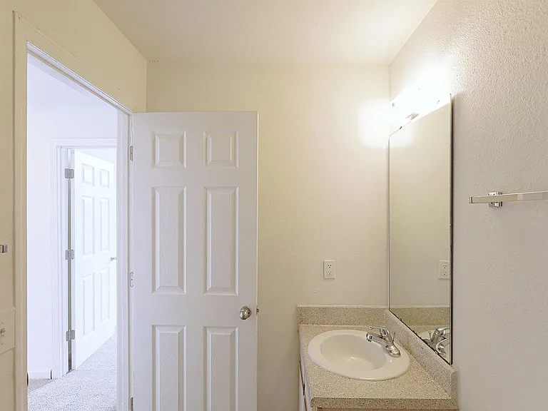 2201 Spring Garden St — Photo 42