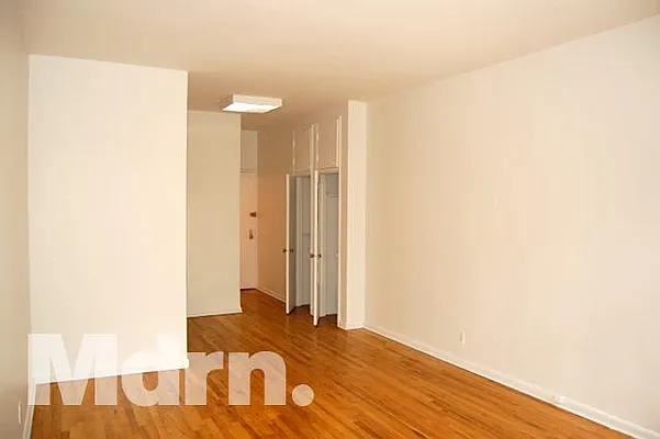 Rented by Mdrn Residential | media 10