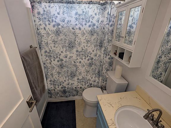 5th image of 1112 Orchard Street