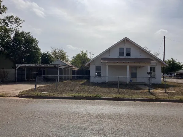 611 12th St, Abernathy, TX 79311