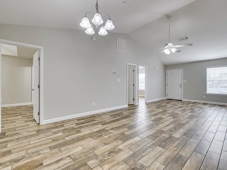 219 Lynbrook Way — Photo 8