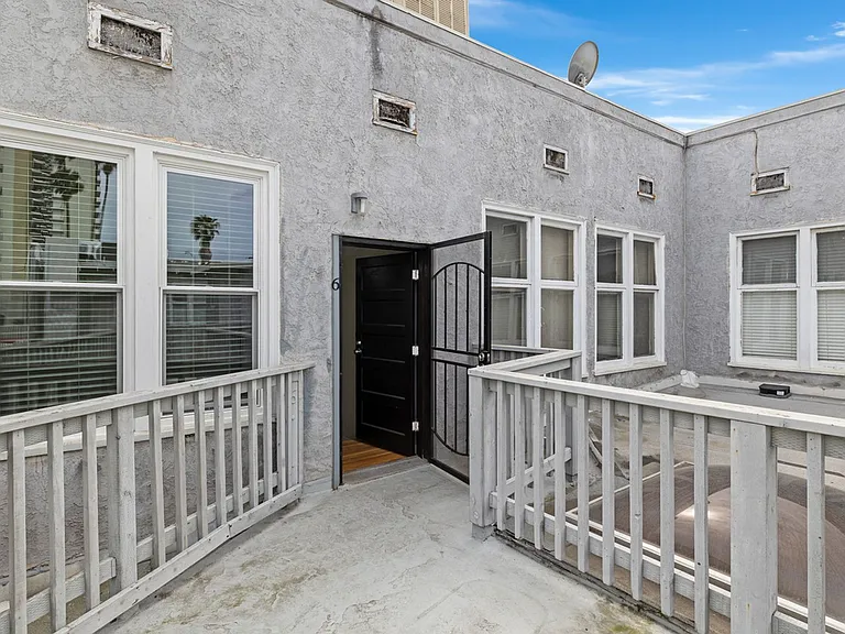 3843 Park Blvd #6 — Photo 3
