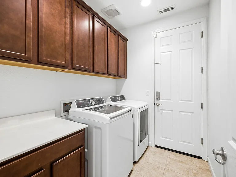 8600 Arcos Way — Photo 23