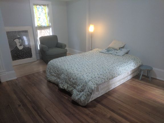 3rd image of 6805 Hinsdale St
