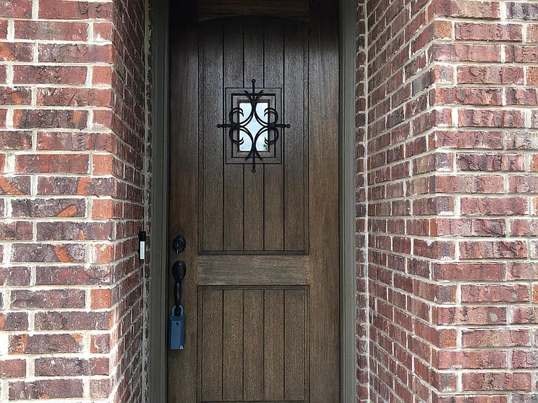 1052 Myrna Bnd — Photo 3