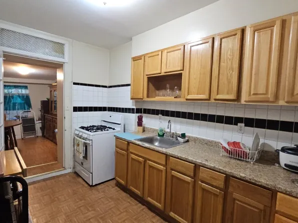 819 27th Street image 5 of 12