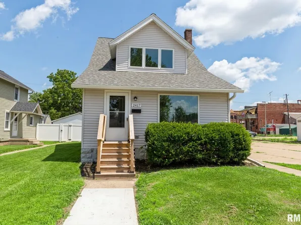 2417 Pershing Blvd, Clinton, IA 52732