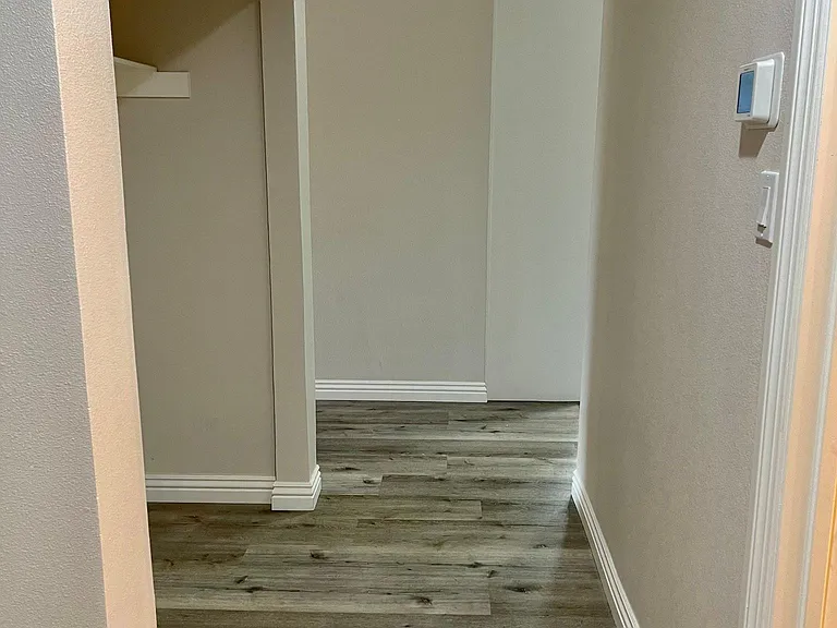 801 E Hood Ave — Photo 15