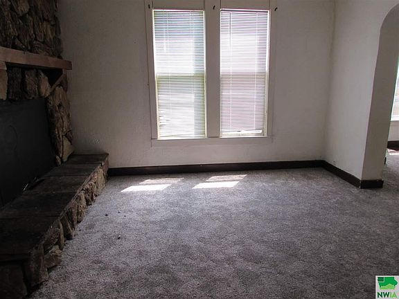3rd image of 1423 Rebecca St