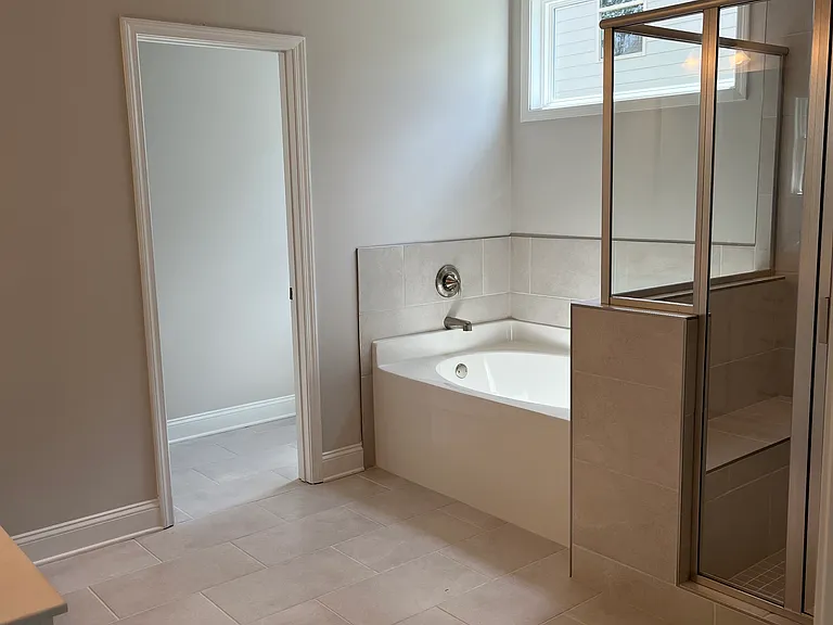 414 Kinross Ln — Photo 35