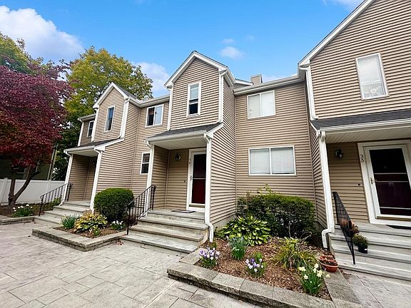 2nd image of 34 Fairfield Park #34