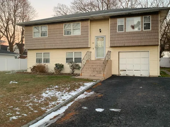 75 Fillmore Avenue, Deer Park, NY 11729