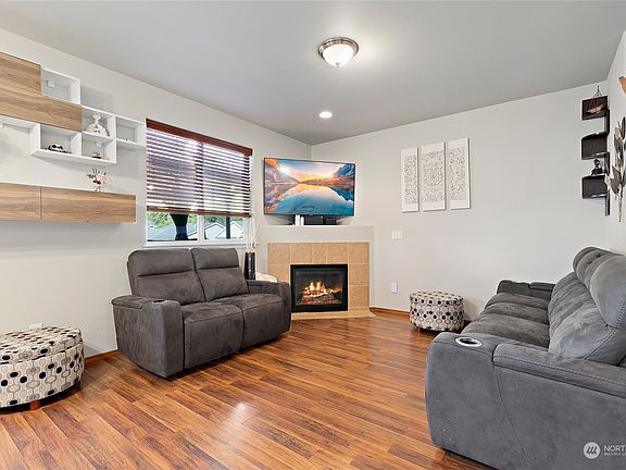 3rd image of 8569 82nd Street NE